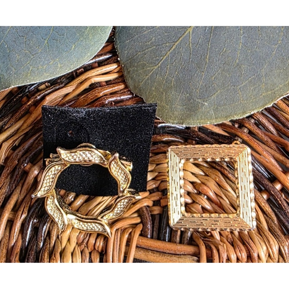 CLEARANCE 💲6️⃣ Vintage Gold Tone Brooch Set Geometric Square‎ and Wreath Pins